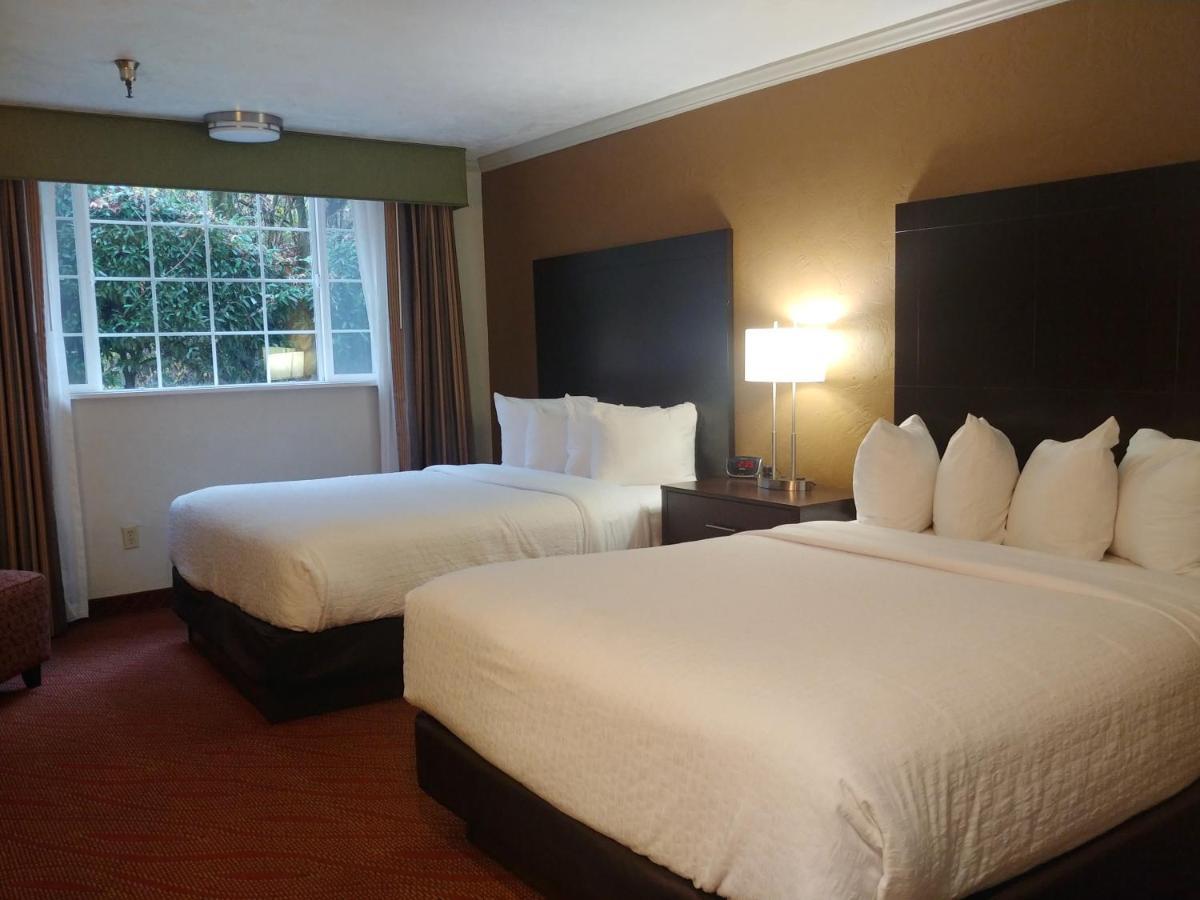 Best Western Plus Parkway Inn ウィルソンヴィル エクステリア 写真