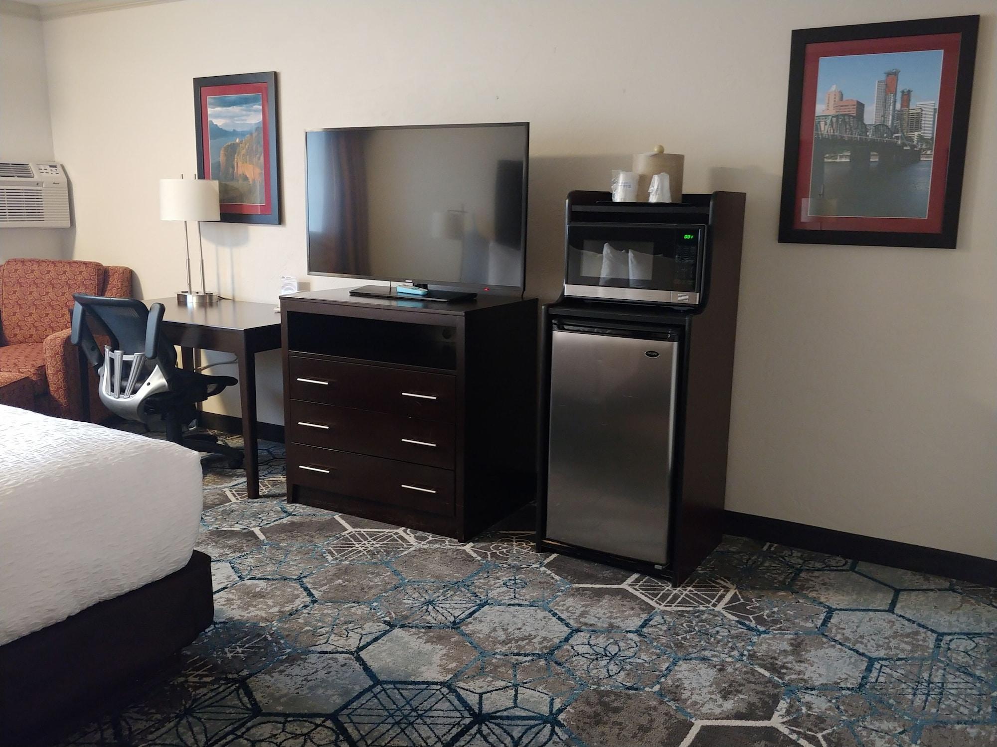 Best Western Plus Parkway Inn ウィルソンヴィル エクステリア 写真