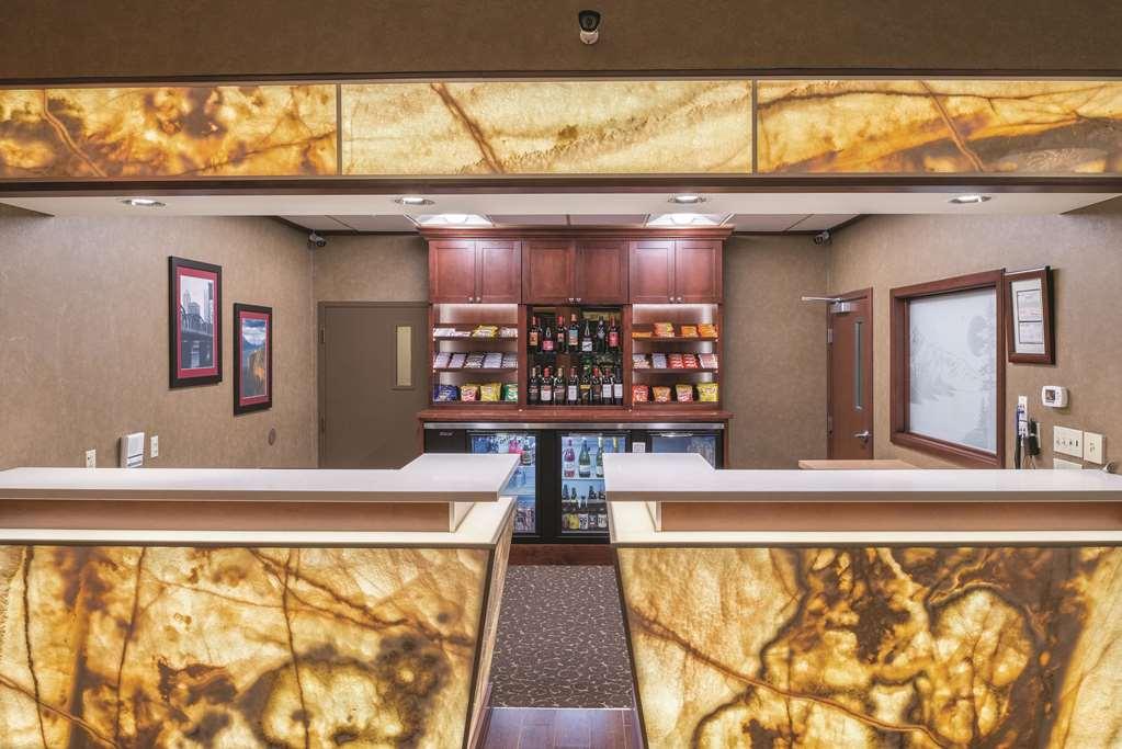 Best Western Plus Parkway Inn ウィルソンヴィル エクステリア 写真