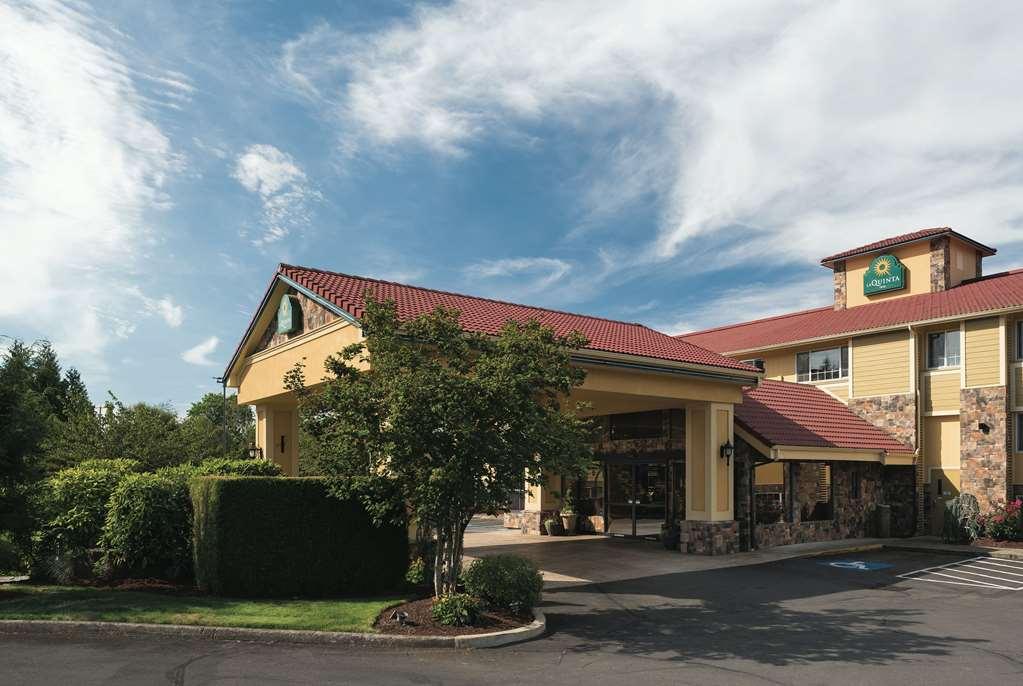 Best Western Plus Parkway Inn ウィルソンヴィル エクステリア 写真