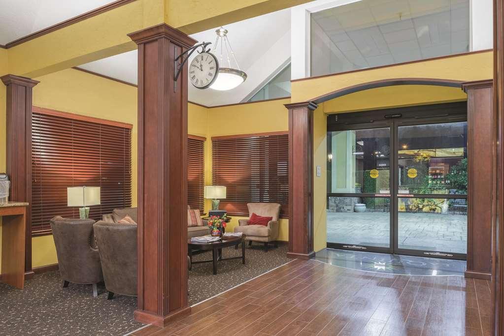 Best Western Plus Parkway Inn ウィルソンヴィル エクステリア 写真