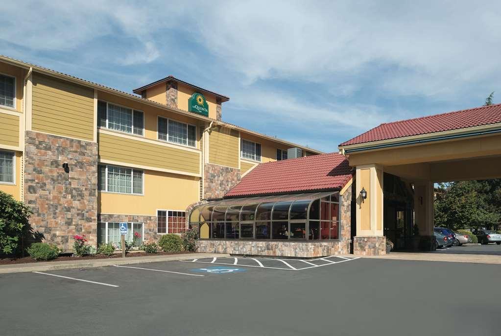 Best Western Plus Parkway Inn ウィルソンヴィル エクステリア 写真