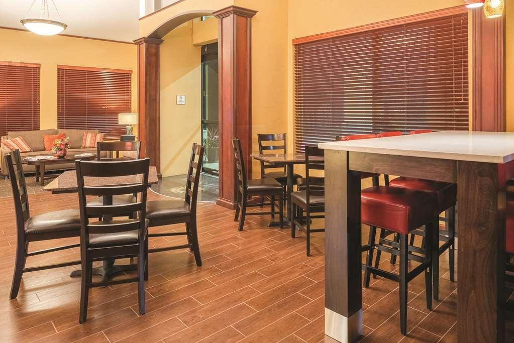 Best Western Plus Parkway Inn ウィルソンヴィル エクステリア 写真