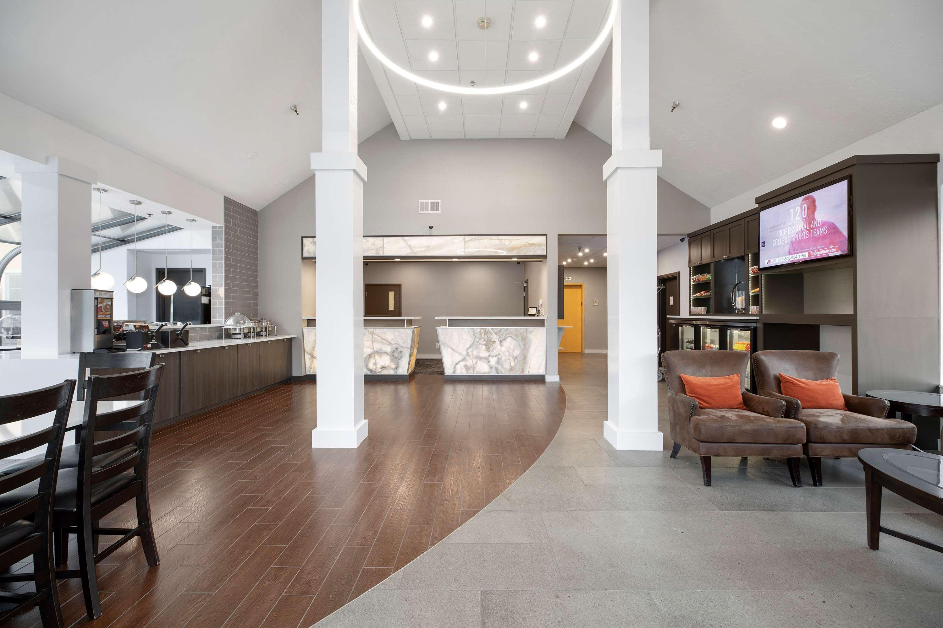 Best Western Plus Parkway Inn ウィルソンヴィル エクステリア 写真