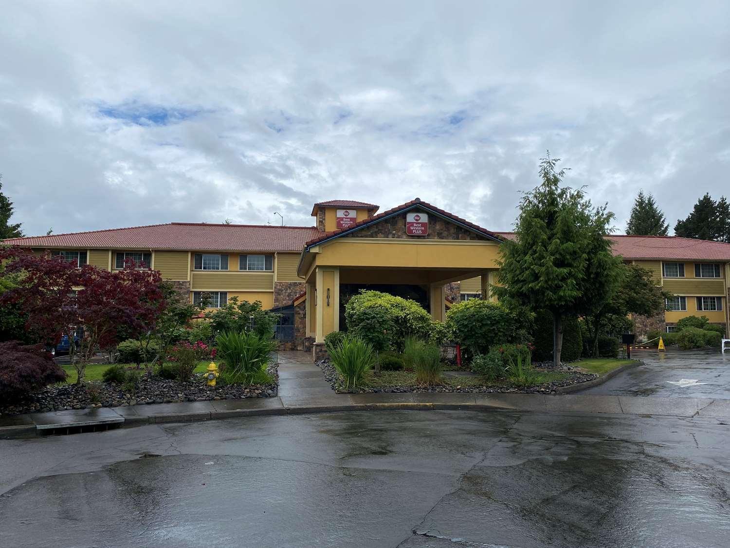 Best Western Plus Parkway Inn ウィルソンヴィル エクステリア 写真