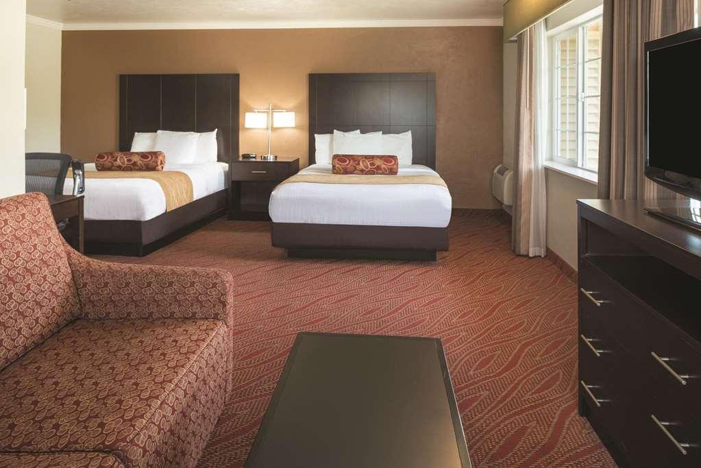 Best Western Plus Parkway Inn ウィルソンヴィル エクステリア 写真