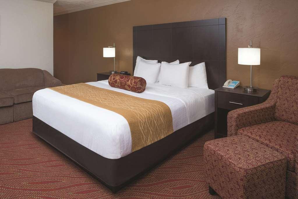 Best Western Plus Parkway Inn ウィルソンヴィル エクステリア 写真