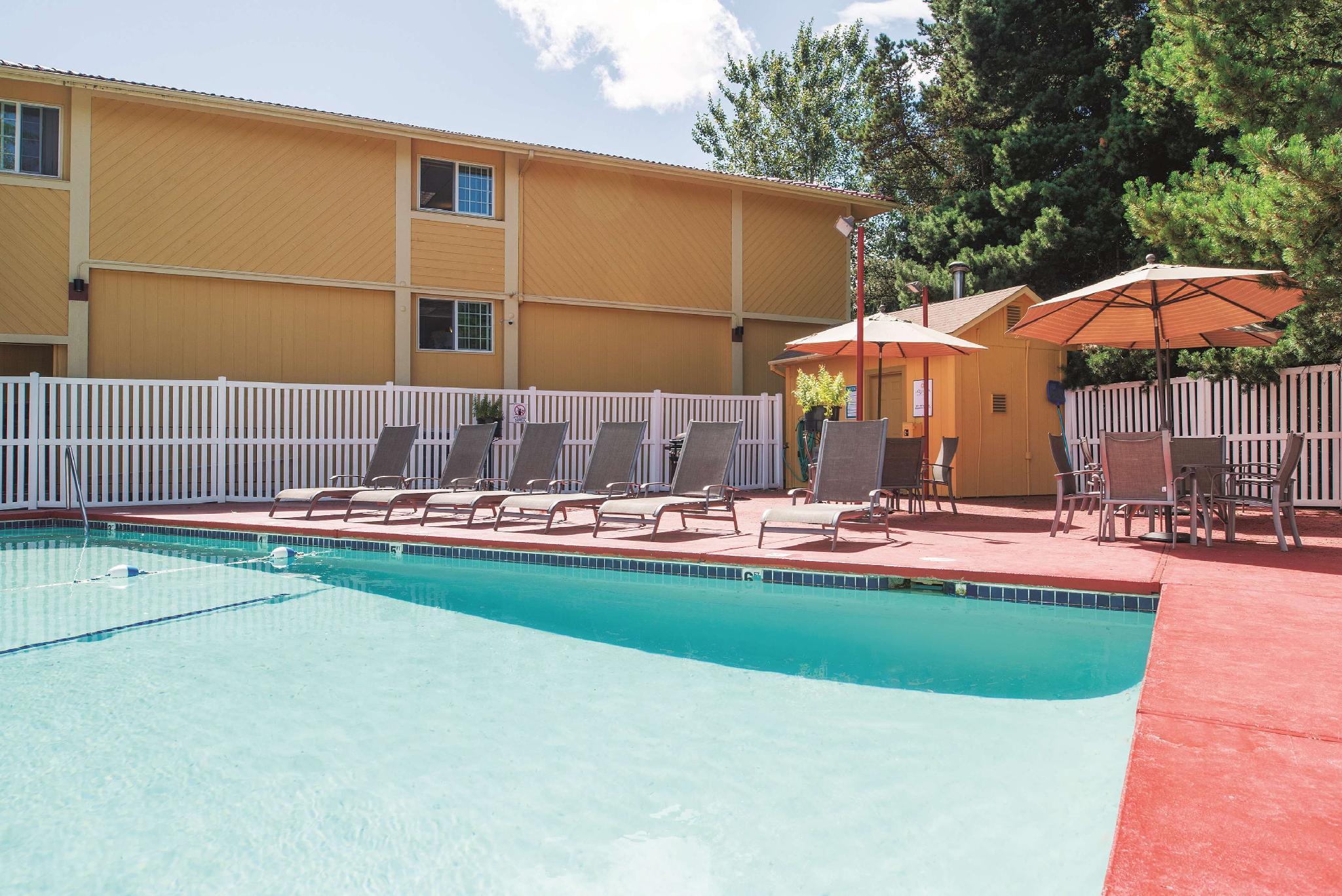 Best Western Plus Parkway Inn ウィルソンヴィル エクステリア 写真