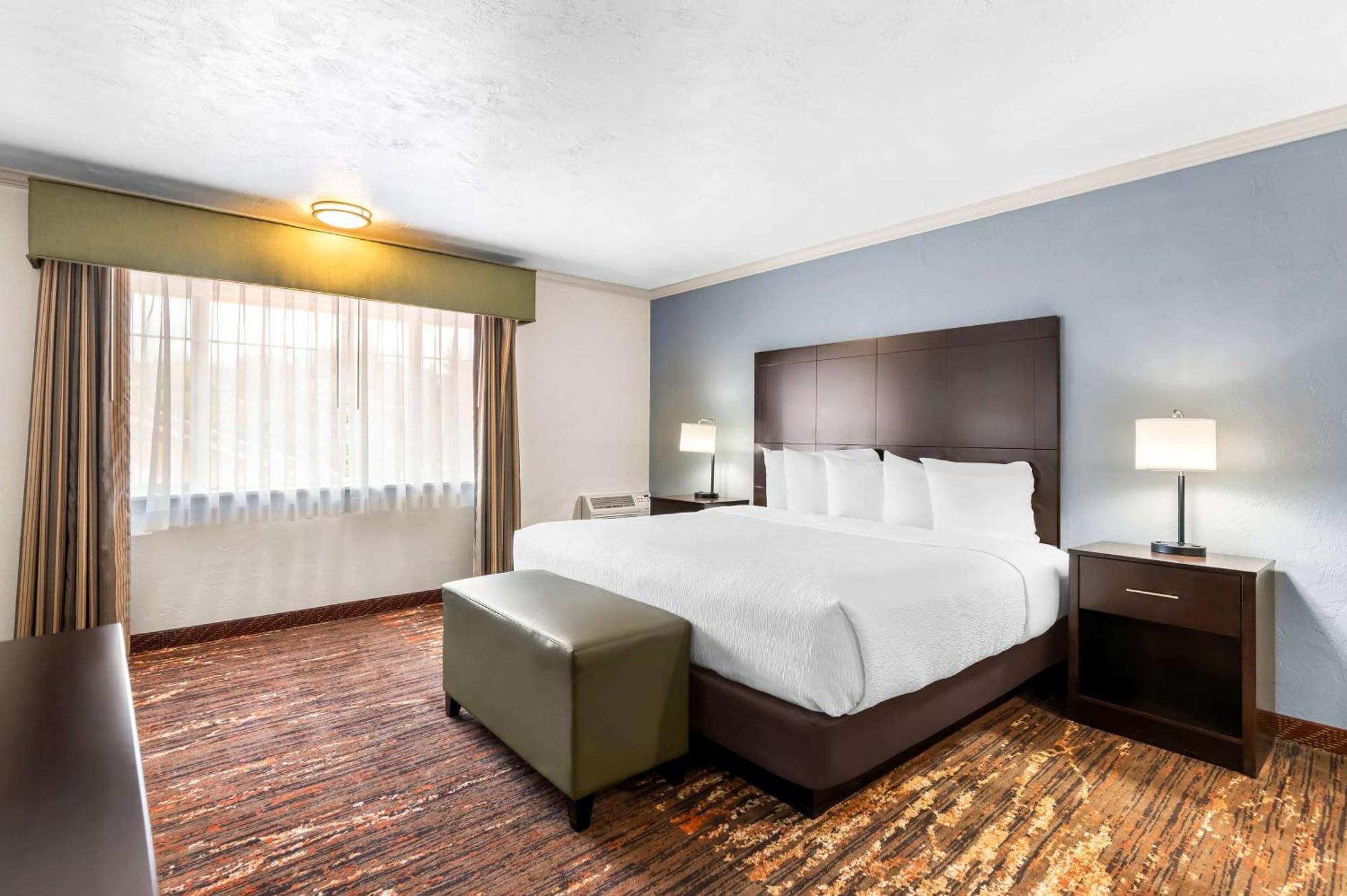 Best Western Plus Parkway Inn ウィルソンヴィル エクステリア 写真