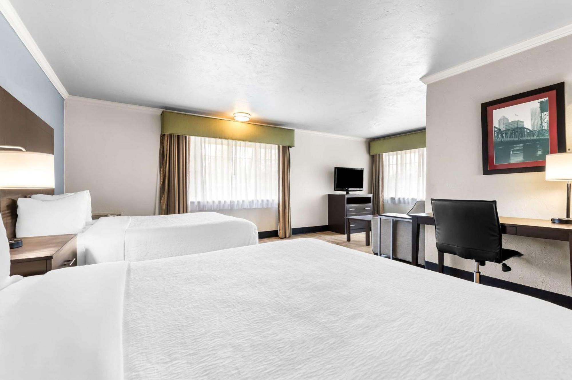 Best Western Plus Parkway Inn ウィルソンヴィル エクステリア 写真