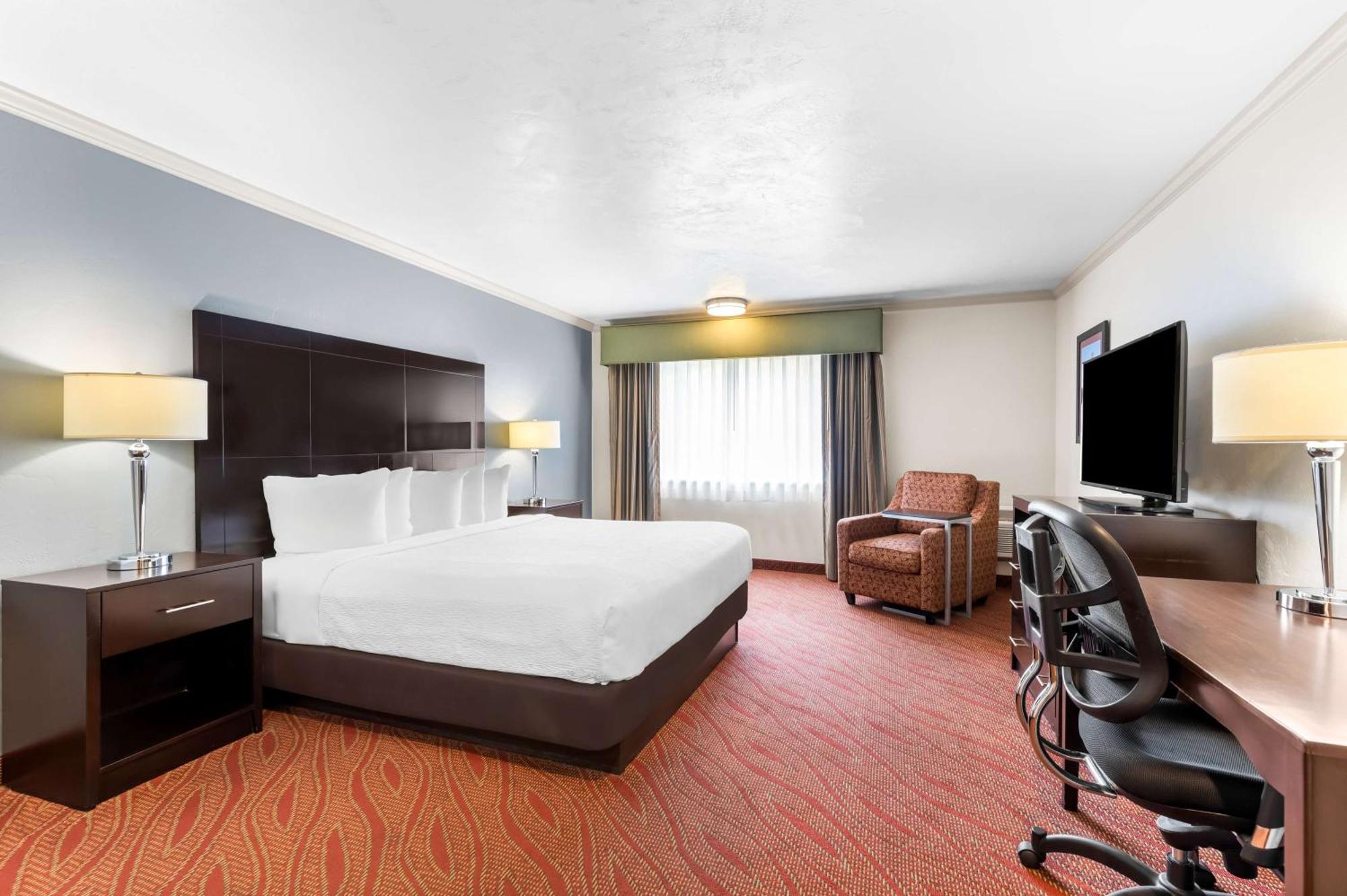 Best Western Plus Parkway Inn ウィルソンヴィル エクステリア 写真