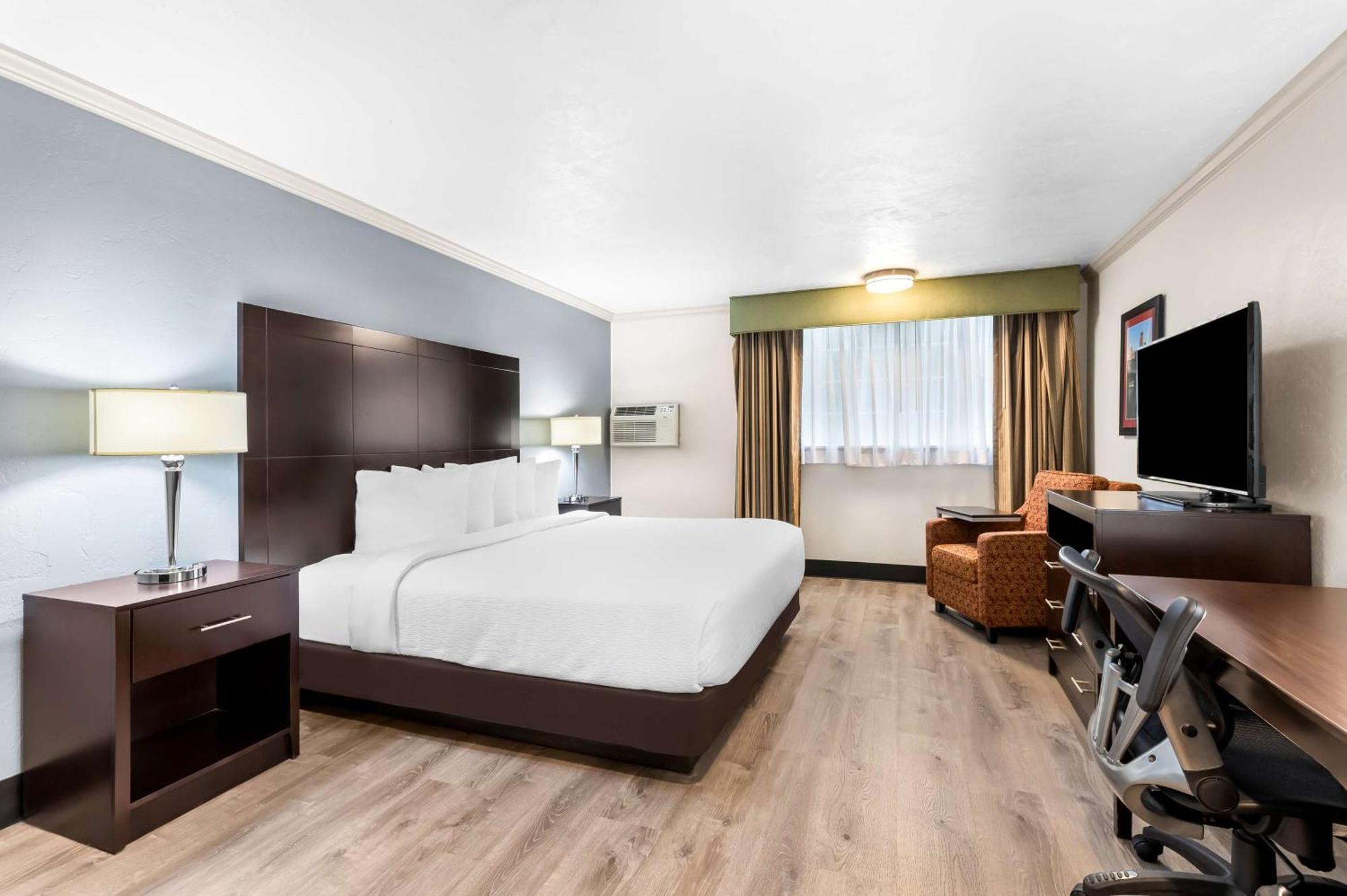 Best Western Plus Parkway Inn ウィルソンヴィル エクステリア 写真