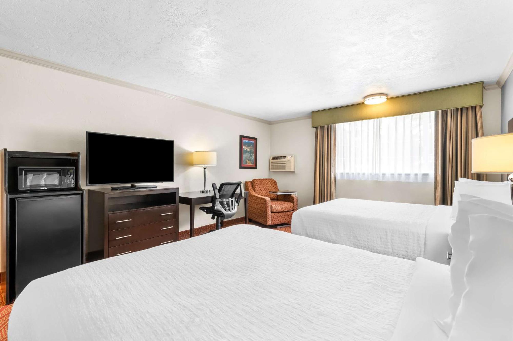 Best Western Plus Parkway Inn ウィルソンヴィル エクステリア 写真