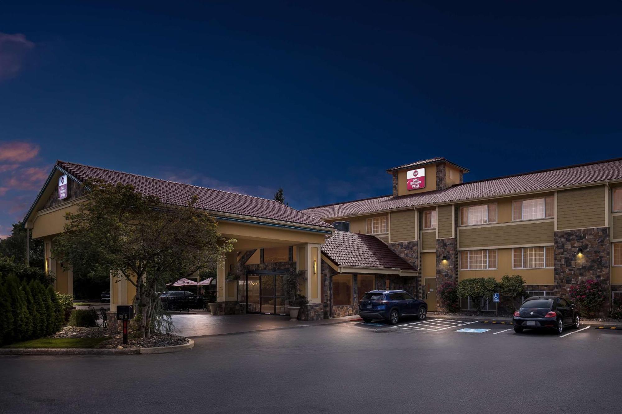 Best Western Plus Parkway Inn ウィルソンヴィル エクステリア 写真