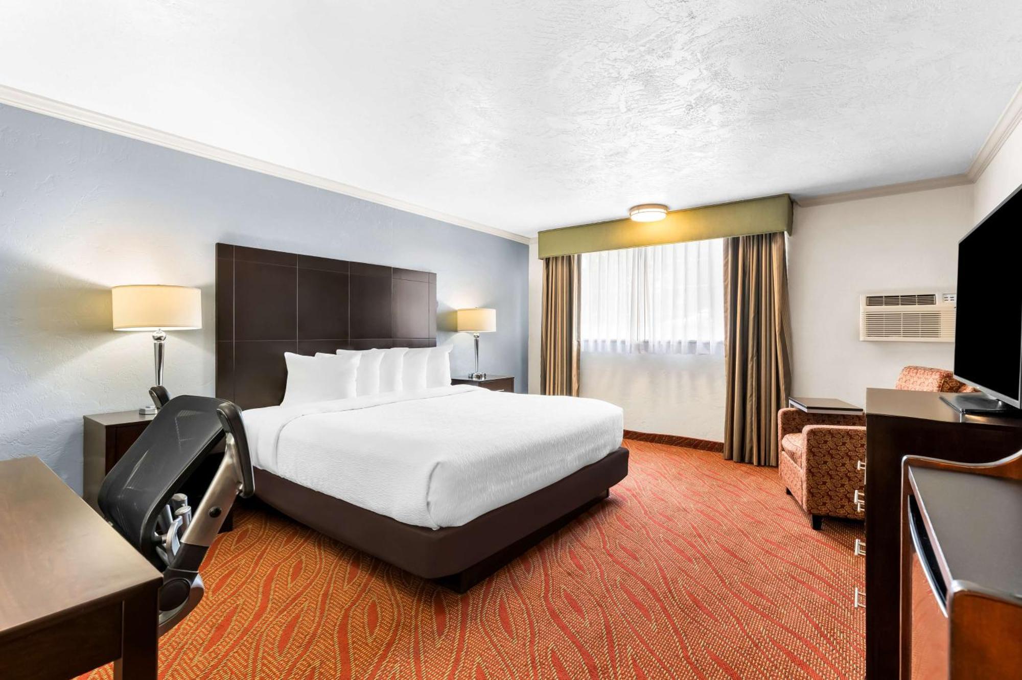 Best Western Plus Parkway Inn ウィルソンヴィル エクステリア 写真